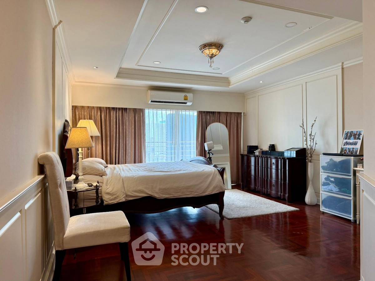 picture Spacious 3-BR 157 Sqm Sarin Place Condominium Near BTS Ratchayothin (ID 3189097) - 9/16