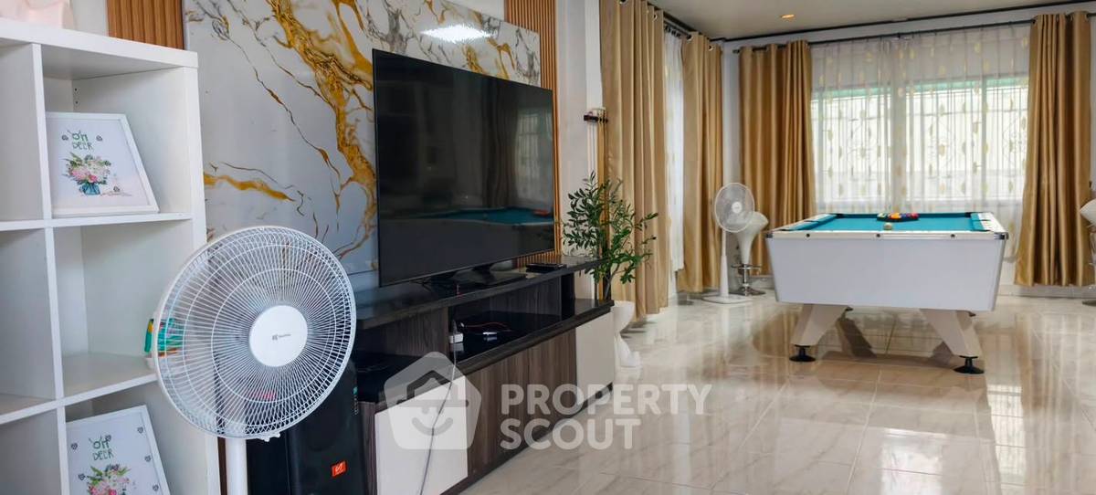 picture 4-BR Villa close to East Pattaya (ID 3263517) - 13/35