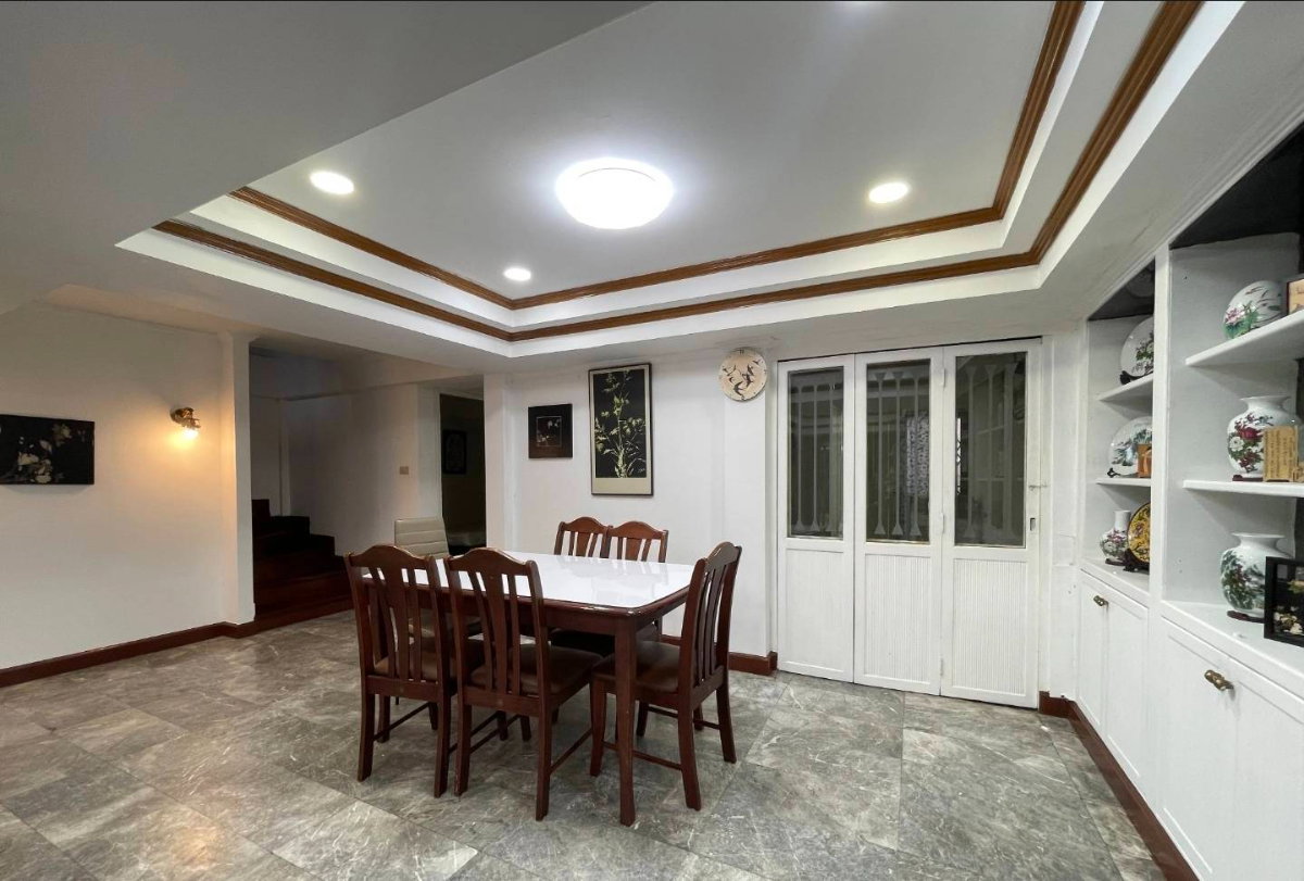 รูป ให้เช่าทาวน์เฮ้าส์ เอกมัย12 บ้านกว้าง ทำเลใจกลางเอกมัย - รูปที่ 24/29