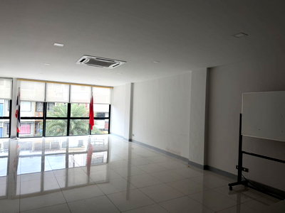 Townhouses for sale Chulalongkorn University : FOR SALE SAMYAN BUSINESS TOWN RAMA 4