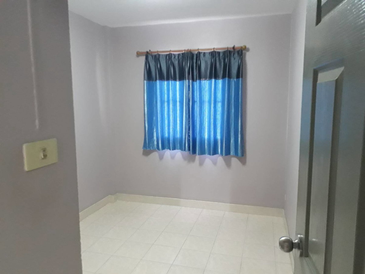 picture Two-story townhome for rent in Baan Suan Chatuchak. - 7/9