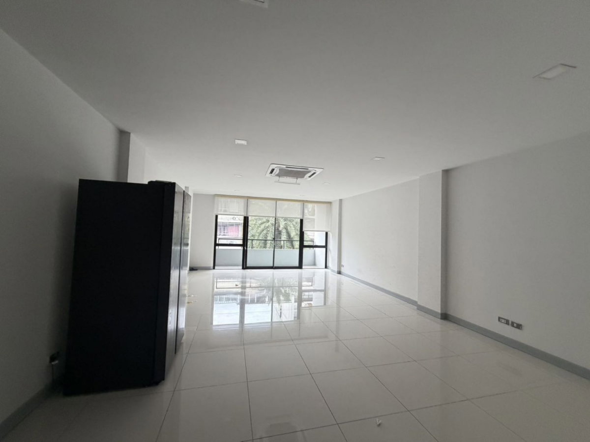 picture FOR SALE SAMYAN BUSINESS TOWN RAMA 4 - 3/9