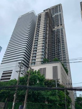 1 ห้องนอน | 1 ห้องน้ำ | MRT Phetchaburi | 37 ตร.ม. | 32,000 บาท/เดือน | ชั้น 18 — The Esse Asoke กรุงเทพฯ