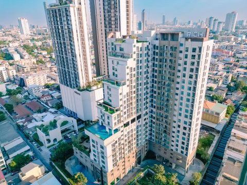 1Bed | 1Bath | BTS Wongwian Yai | 42sqm | THB 18,000/mo | Fl.10 — The Rich Sathorn - Taksin Bangkok