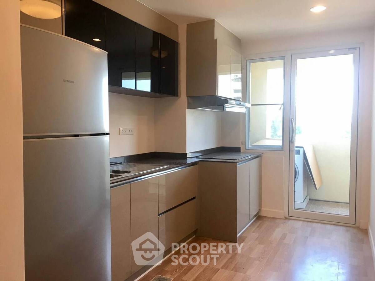 picture 3-BR 140 Sqm Royal Castle Sukhumvit Near BTS Phrom Phong (ID 886661) - 2/11