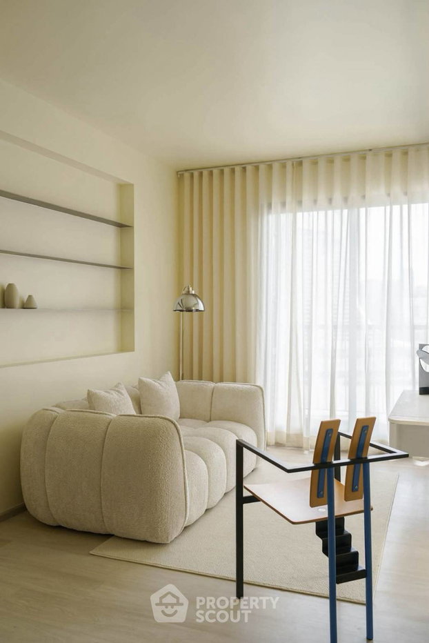 picture 30th-Floor 2-BR Life One Wireless Near BTS Phloen Chit (ID 3262283) - 3/17