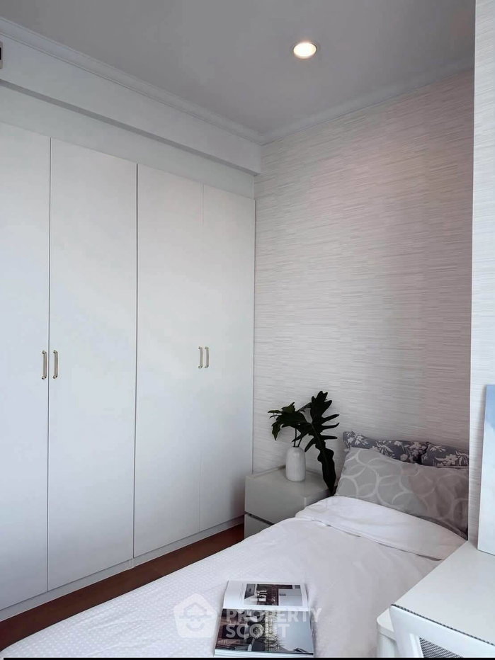รูป คอนโด 2 ห้องนอน Supalai Oriental Sukhumvit 39 ใกล้ MRT เพชรบุรี (ID 3262295) - รูปที่ 11/12
