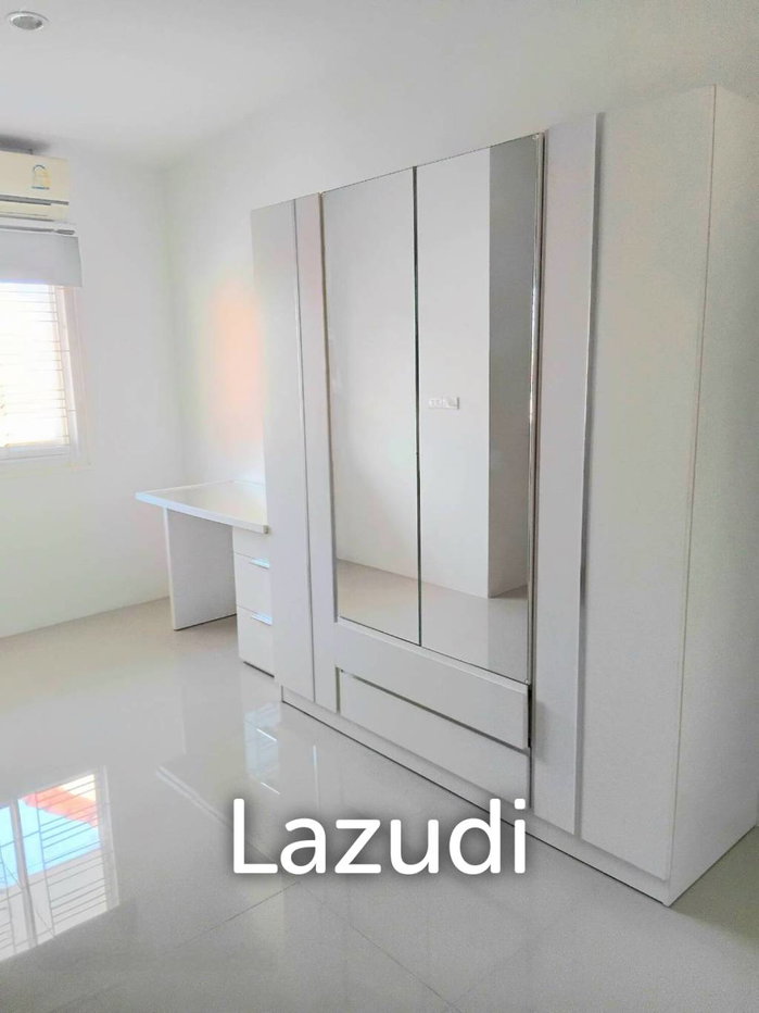 picture Townhouse 2 Bed near town - 10/19