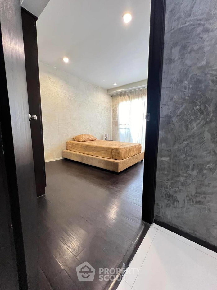 picture Pet-Friendly 28th-Floor 2-BR Wittayu Complex Near BTS Phloen Chit (ID 1740352) - 5/17