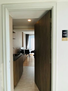 รูปภาพ 1 ห้องนอน | 1 ห้องน้ำ | MRT Phetchaburi | 27 ตร.ม. | 18,000 บาท/เดือน | ชั้น 8 — Lloyd Soonvijai - Thonglor กรุงเทพฯ