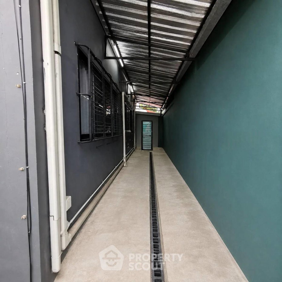 picture Spacious 6-BR House 350 Sqm In Tha Raeng, Bang Khen (ID 3253640) - 5/42