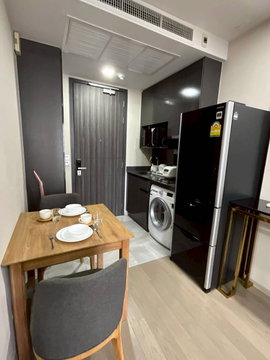 1 ห้องนอน | 1 ห้องน้ำ | MRT Sukhumvit | 36 ตร.ม. | 45,000 บาท/เดือน | ชั้น 38 — Ashton Asoke กรุงเทพฯ