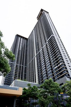 1Bed | 1Bath | MRT Phra Nang Klao Bridge | 32sqm | THB 12,000/mo | Fl.27 — The Politan Rive Bangkok