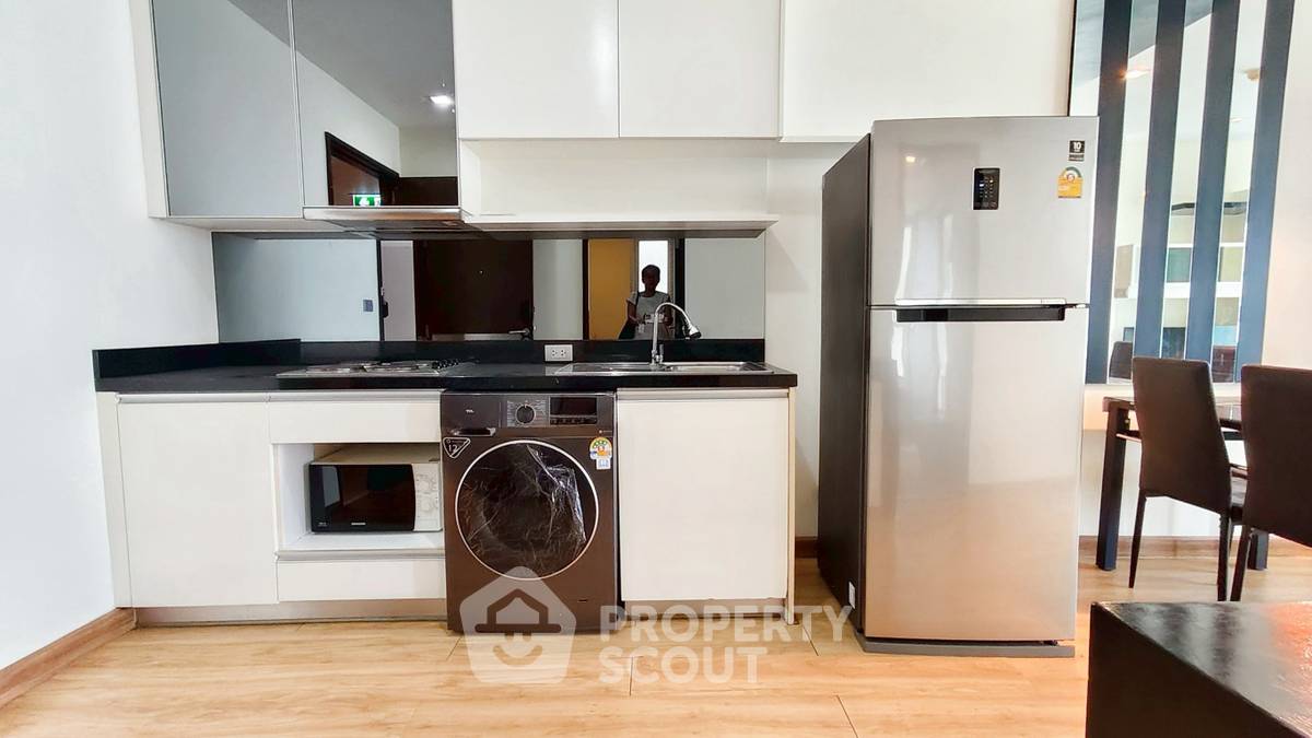 picture Great Value 2-BR Sky Walk Residences Near BTS Phra Khanong (ID 2828650) - 10/11