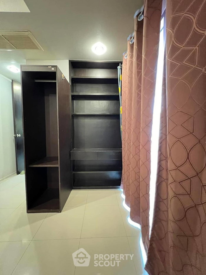 picture Pet-Friendly 28th-Floor 2-BR Wittayu Complex Near BTS Phloen Chit (ID 1740352) - 15/17