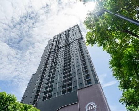 1 ห้องนอน | 1 ห้องน้ำ | MRT Queen Sirikit National Convention Centre | 32 ตร.ม. | 25,000 บาท/เดือน | ชั้น 20 — Life Rama 4 - Asoke กรุงเทพฯ