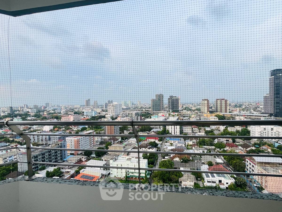 picture 2-BR Condo at Sarin Place Condominium near BTS Ratchayothin (ID 3152039) - 6/10