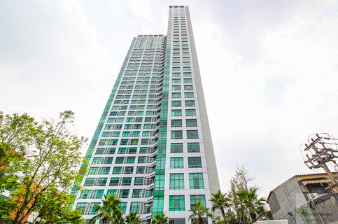 รูปภาพ 2Bed | 2Bath | BTS Saphan Taksin | 140sqm | THB 45,000/mo | Fl.11 — Baan Sathorn Chao Phraya Bangkok