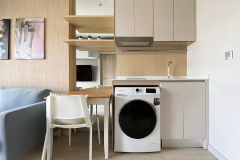 1 ห้องนอน | 1 ห้องน้ำ | BTS Saphan Taksin | 35 ตร.ม. | 17,000 บาท/เดือน | ชั้น 20 — Knightsbridge Prime On Nut กรุงเทพฯ