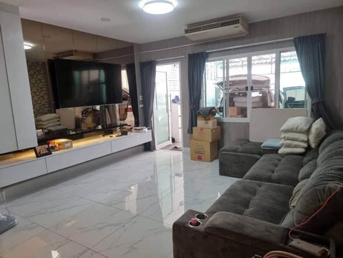 4-bed condo for rent, 320 sqm, Avacas Garden-Family House