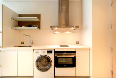 Condos for rent : Studio | 1Bath | BTS Chit Lom | 33sqm | THB 42,000/mo | Fl.3 — Sindhorn Resident Bangkok