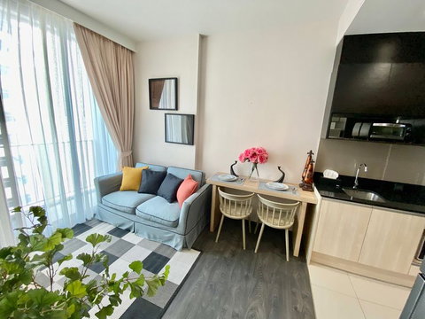 1Bed | 1Bath | BTS Asok | 30sqm | THB 29,000/mo | Fl.11 — Edge Sukhumvit 23 Bangkok