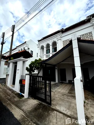 Townhouses for rent Phuket : Extra Thai kitchen space and 2nd floor balcony, ikea kitchen 6739721