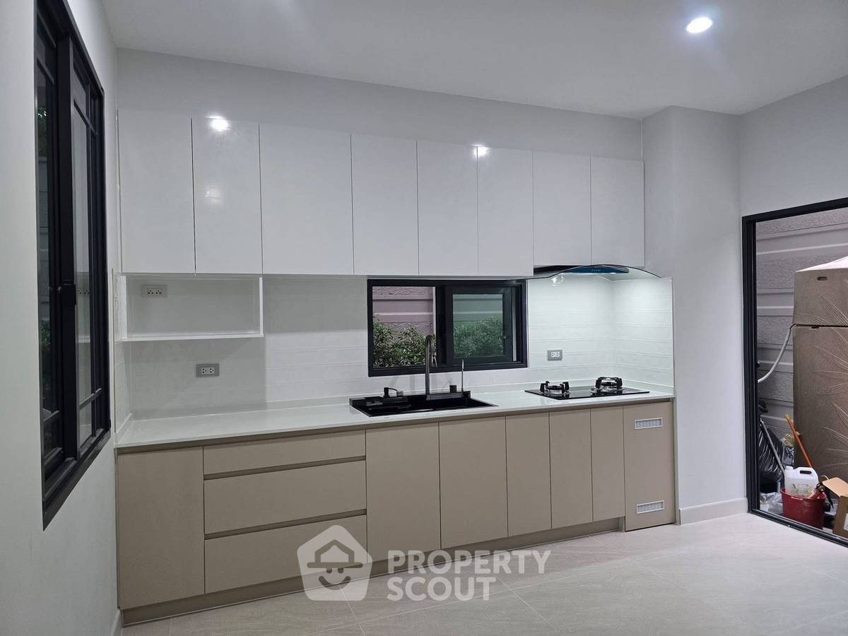 รูป บ้าน 2-ห้องนอน ใน สวนหลวง (ID 3262723) - รูปที่ 2/11