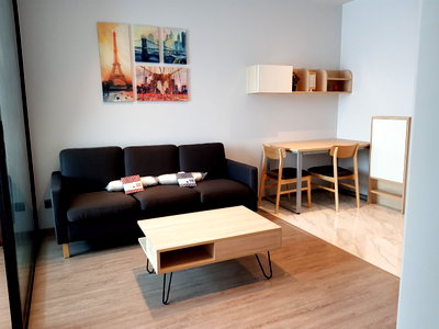 Condos for rent : 1Bed | 1Bath | BTS Ekkamai | 35sqm | THB 32,000/mo | Fl.22 — Rhythm Ekkamai Bangkok