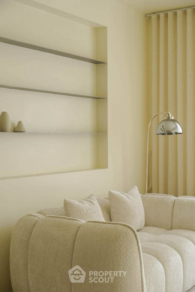 picture 30th-Floor 2-BR Life One Wireless Near BTS Phloen Chit (ID 3262283) - 10/17