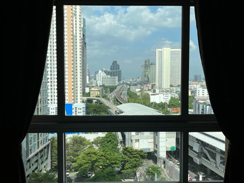 1Bed | 1Bath | BTS Krung Thon Buri | 48sqm | THB 18,000/mo | Fl.16 — Q House Bangkok