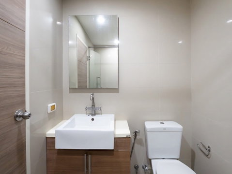 1Bed | 1Bath | BTS Wongwian Yai | 51sqm | THB 22,000/mo | Fl.11 — Hive Taksin Bangkok