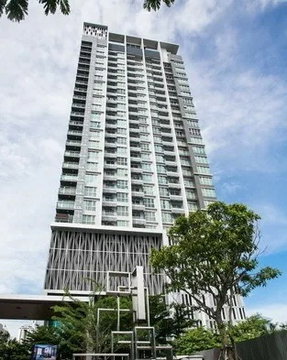 1 ห้องนอน | 1 ห้องน้ำ | BTS Saphan Taksin | 45 ตร.ม. | 28,000 บาท/เดือน | ชั้น 33 — Rhythm Sathorn กรุงเทพฯ