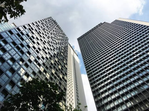 2 ห้องนอน | 1 ห้องน้ำ | BTS Phloen Chit | 96 ตร.ม. | 79,000 บาท/เดือน | ชั้น 27 — Noble Ploenchit กรุงเทพฯ