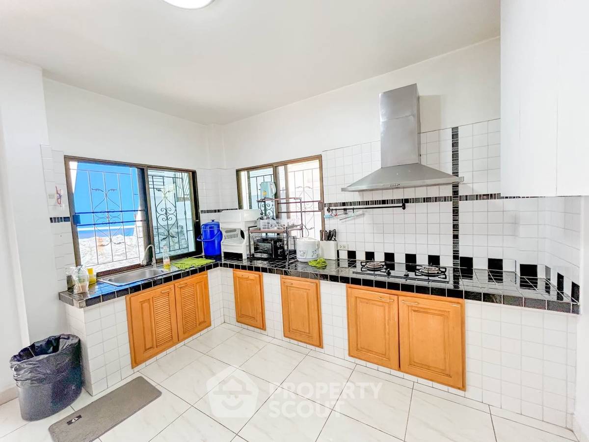 picture 4-BR Villa close to East Pattaya (ID 3263517) - 25/35