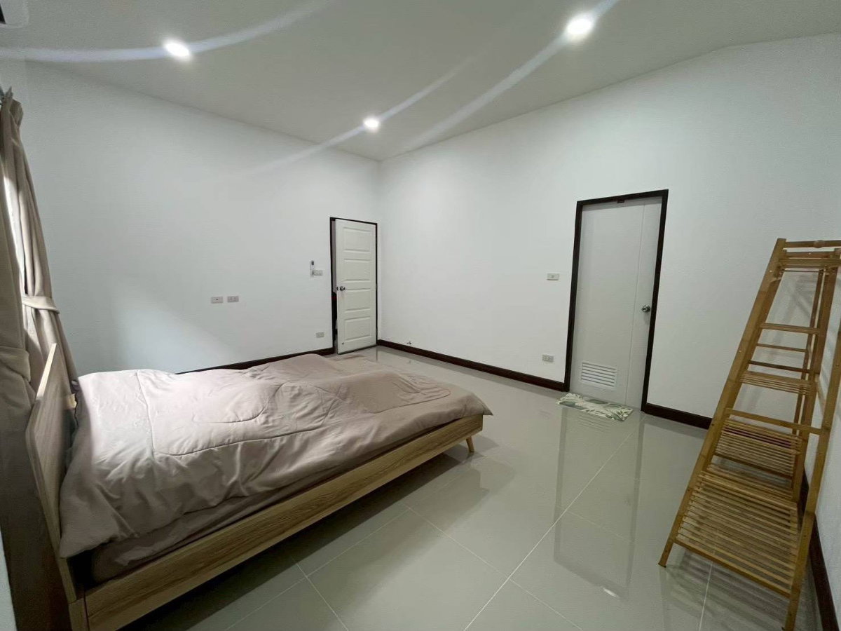 รูป บ้านเดี่ยวพร้อมอยู่ 4 ห้องนอน 4 ห้องน้ำ พร้อมเฟอร์ครบ เพียง 3.39 ล้านบาท โครงการ The Private 3 (บ้านฉาง - รูปที่ 10/16