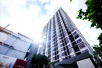 คอนโดให้เช่า : 1 ห้องนอน | 1 ห้องน้ำ | MRT Huai Khwang | 27 ตร.ม. | 23,000 บาท/เดือน | ชั้น 6 — Soho Bangkok Ratchada กรุงเทพฯ