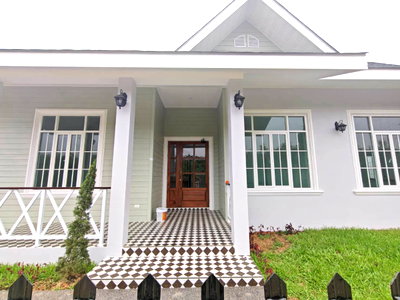 Houses for sale Northern Region Industrial Estate Lamphun : 🏡✨ NEW SINGLE-STOREY ENGLISH COTTAGE-STYLE HOUSE FOR SALE IN SARAPHI, CHIANG MAI