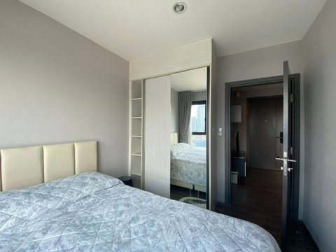 1 ห้องนอน | 1 ห้องน้ำ | BTS Phra Khanong | 30 ตร.ม. | 25,000 บาท/เดือน | ชั้น 15 — Base Park West กรุงเทพฯ
