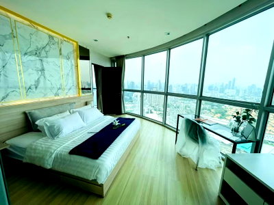Condos for rent : 1Bed | 1Bath | BTS Phra Khanong | 52sqm | THB 38,000/mo | Fl.37 — Sky Walk Residences Bangkok