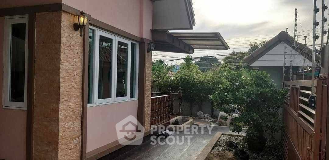 รูป บ้าน 3 ห้องนอน พื้นที่ 204 ตร.ม. ให้เช่าในพัทยาตะวันออก (ID 3263723) - รูปที่ 17/19