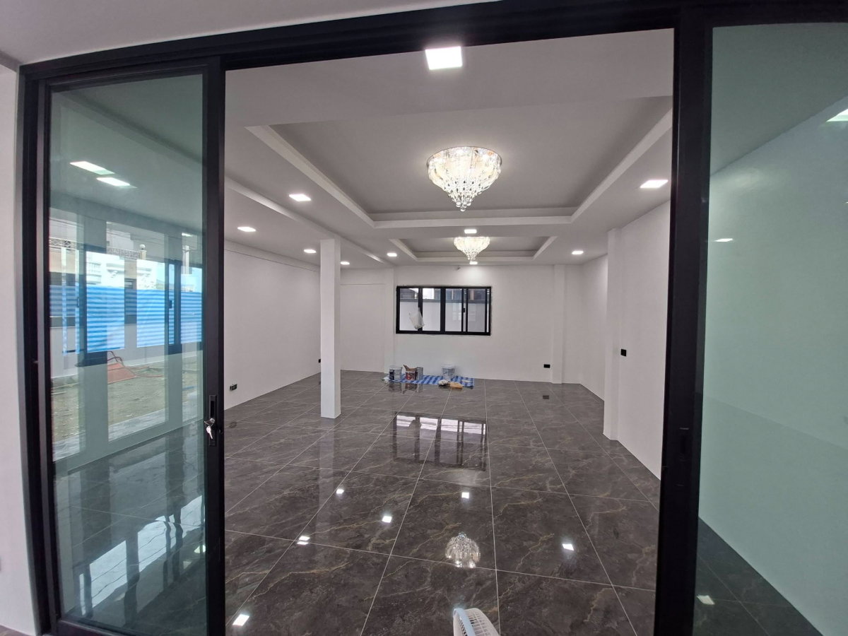 รูป ให้เช่า บ้านเดี่ยวรีโนเวทใหม่ สุขุมวิท 101/1 | วชิรธรรมสาธิต 55 | ที่ดิน 75 ตร.ว. | 4 ห้องนอน + 3 ห้องอเนกประสงค์ - รูปที่ 2/15