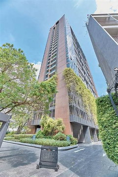 1 ห้องนอน | 1 ห้องน้ำ | BTS Ekkamai | 33 ตร.ม. | 20,000 บาท/เดือน | ชั้น 7 — The Lofts Ekkamai กรุงเทพฯ
