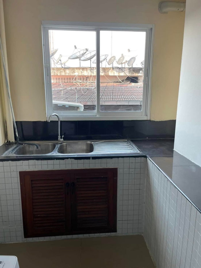 รูป 🏢 ขายด่วน! คอนโด SR Complex 80 ตร.ม. 3 นอน 2 น้ำ 1.99 ล้าน 📞 063-6649056 - รูปที่ 8/17