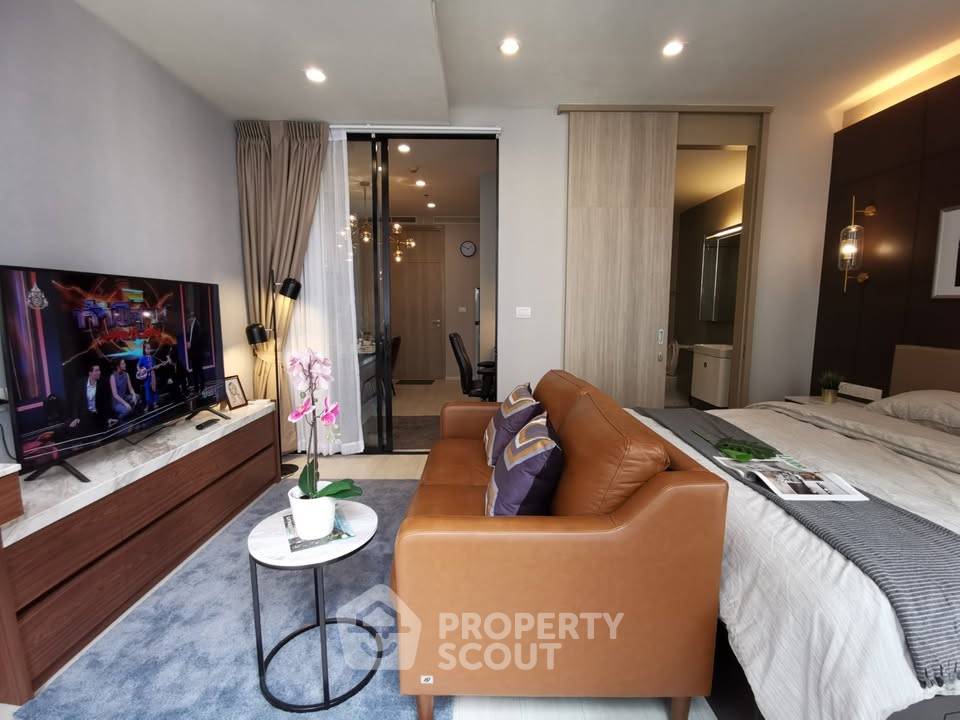 picture 100m To BTS Phloen Chit | 1-BR Condo At Noble Ploenchit (ID 2154309) - 1/18