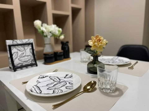 1 ห้องนอน | 1 ห้องน้ำ | BTS Ekkamai | 42 ตร.ม. | 20,000 บาท/เดือน | ชั้น 4 — The Ace Ekamai กรุงเทพฯ
