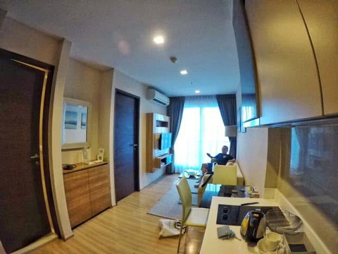 1Bed | 1Bath | BTS Saphan Taksin | 35sqm | THB 21,000/mo | Fl.28 — Rhythm Sathorn Bangkok