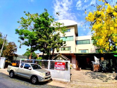 Factory for sale Sukhumvit Road : Owner Posted 4 Stories Office Factory Building, Bearing soi31, 25 m.bahts