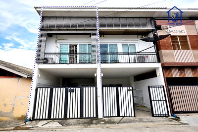 ทาวน์โฮม ถนนสุขาภิบาล 5 : ขายทาวน์เฮาส์ 2 ชั้น ซอยรามอินทรา 14 แยก 22 (ซอยมัยลาภ) ใกล้รถไฟฟ้าสายสีชมพู