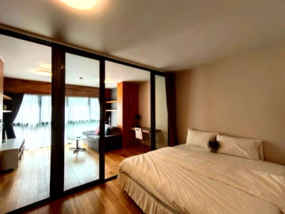 คอนโดให้เช่า : 2 ห้องนอน | 2 ห้องน้ำ | MRT Phetchaburi | 81 ตร.ม. | 50,000 บาท/เดือน | ชั้น 15 — Villa Asoke กรุงเทพฯ